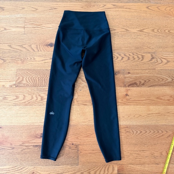 ALO Yoga 7/8 High-Waist Airlift Legging in Black (Size XXS) - Picture 8 of 10